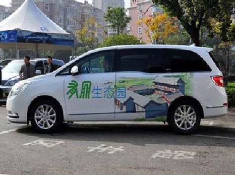 丰城户外车贴喷绘如何保持效果?